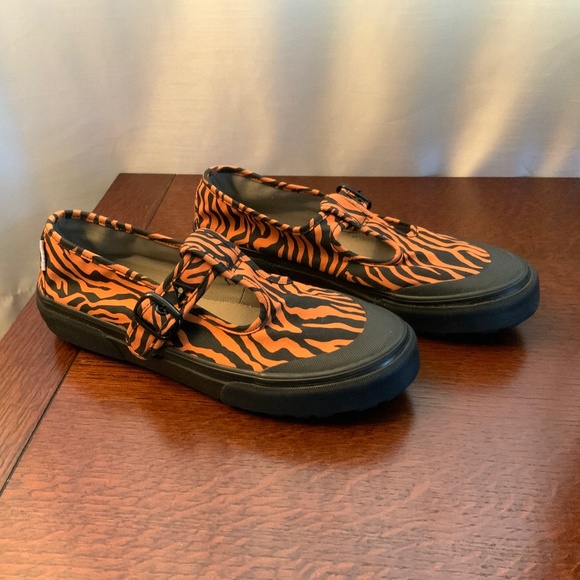 Vans Style 93 Ashley Williams Tiger Print - Picture 1 of 8